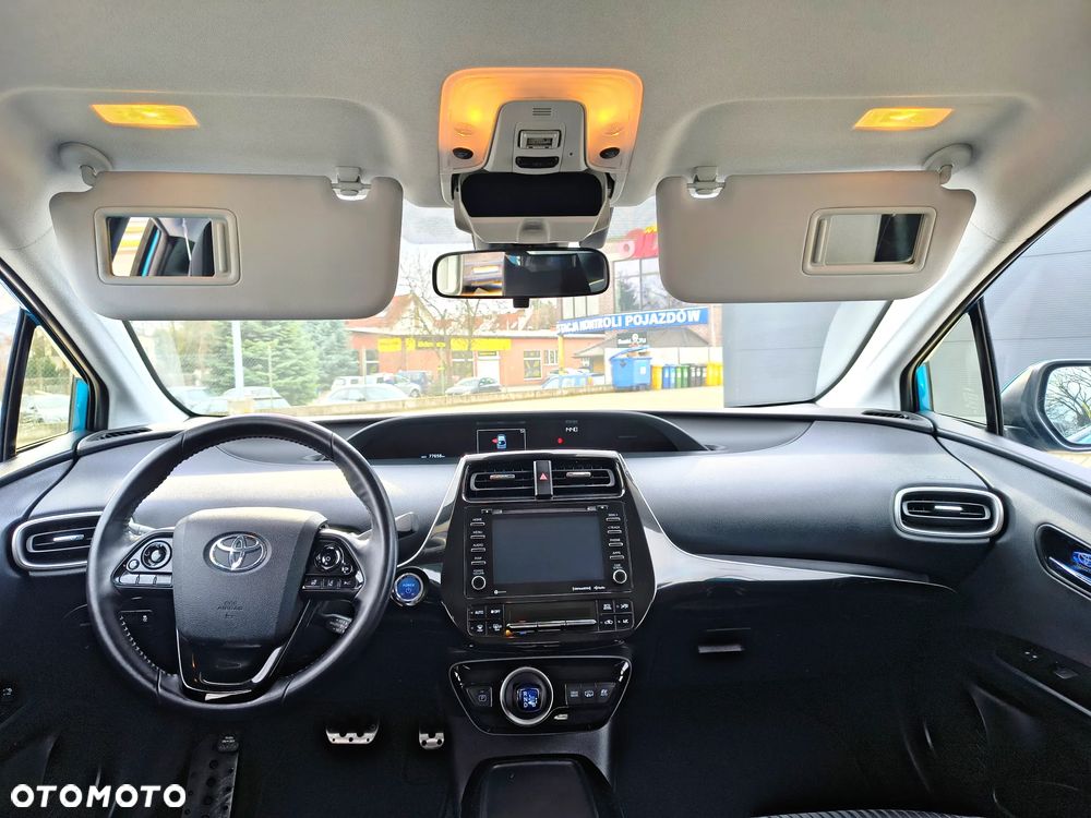 Toyota Prius (Hybrid) Comfort - 18