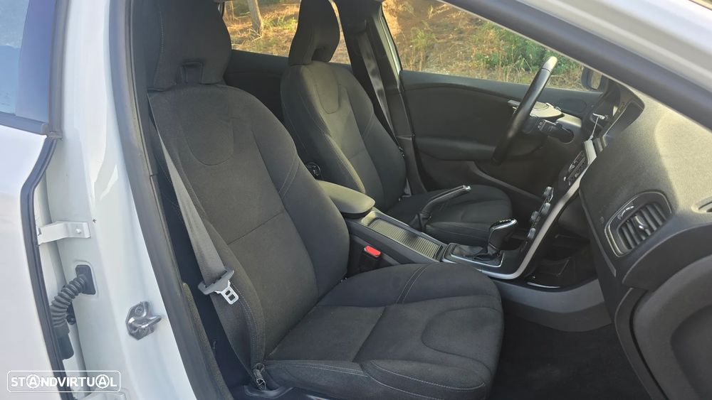 Volvo V40 2.0 D2 Kinetic Geartronic - 25