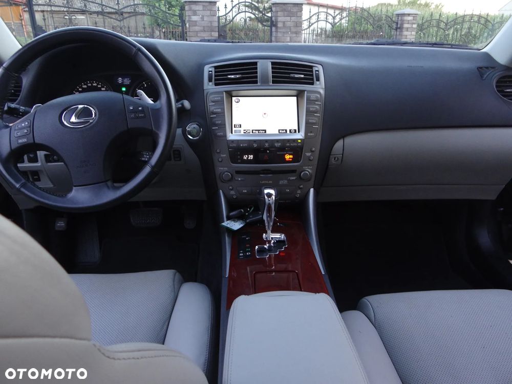 Lexus IS 250 Prestige - 14