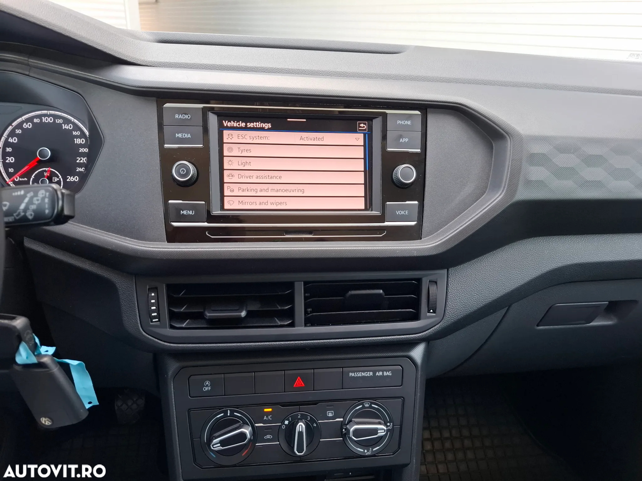 Volkswagen T-Cross 1.6 TDI Base - 12