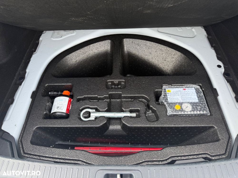 Toyota Corolla 1.8 HSD Dynamic - 38