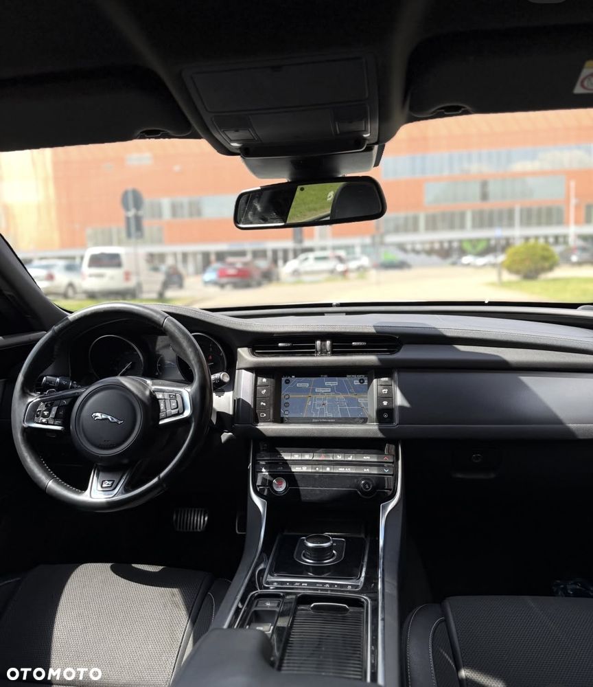 Jaguar XF 20d AWD R-Sport - 8