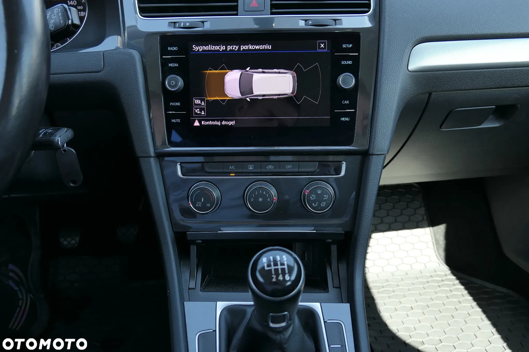 Volkswagen Golf - 19