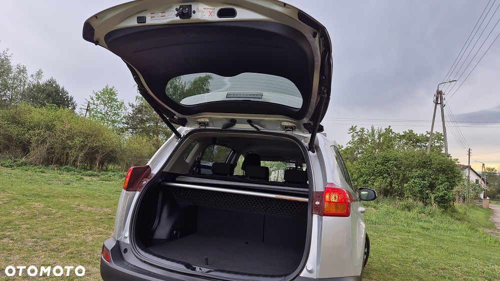 Toyota RAV4 2.0 D-4D Premium - 9