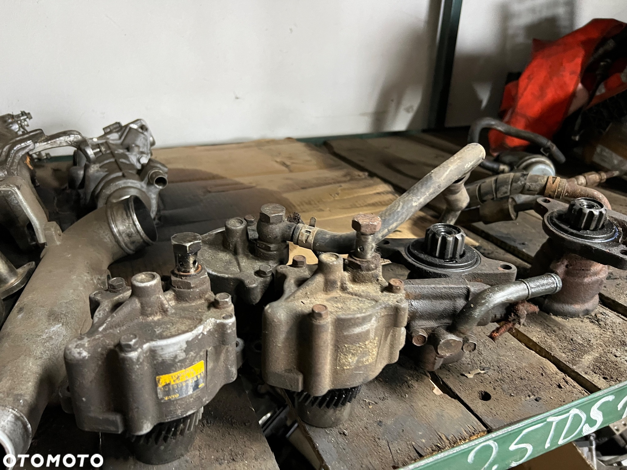 Vacum pompa toyota hilux 120 2.5 3.0d4d - 2