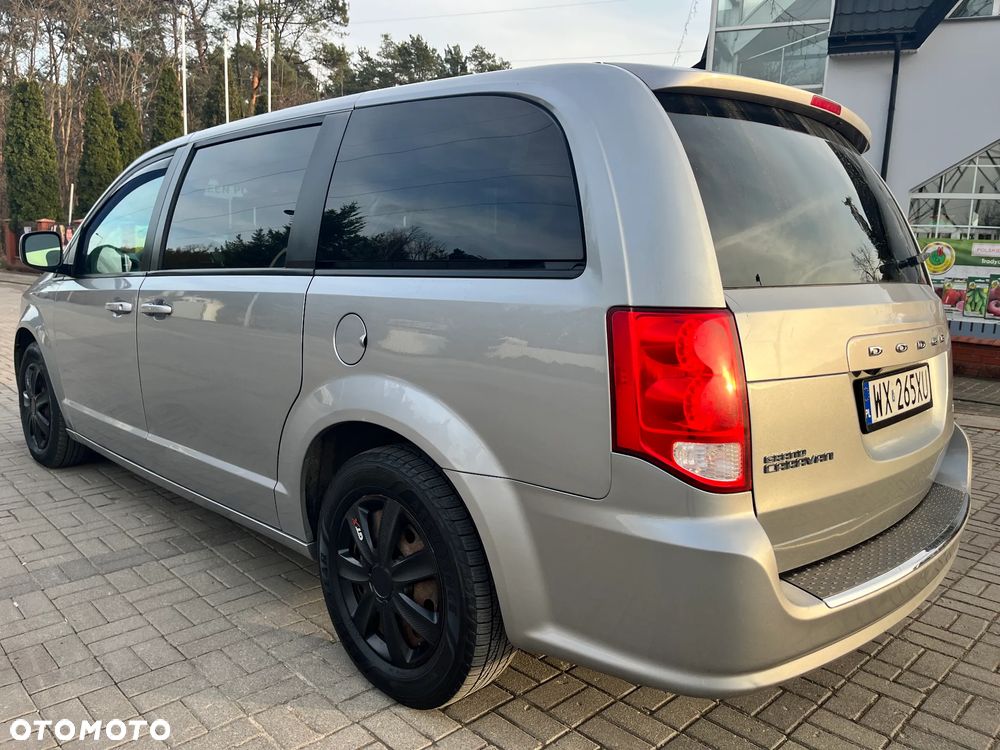 Dodge Grand Caravan - 9