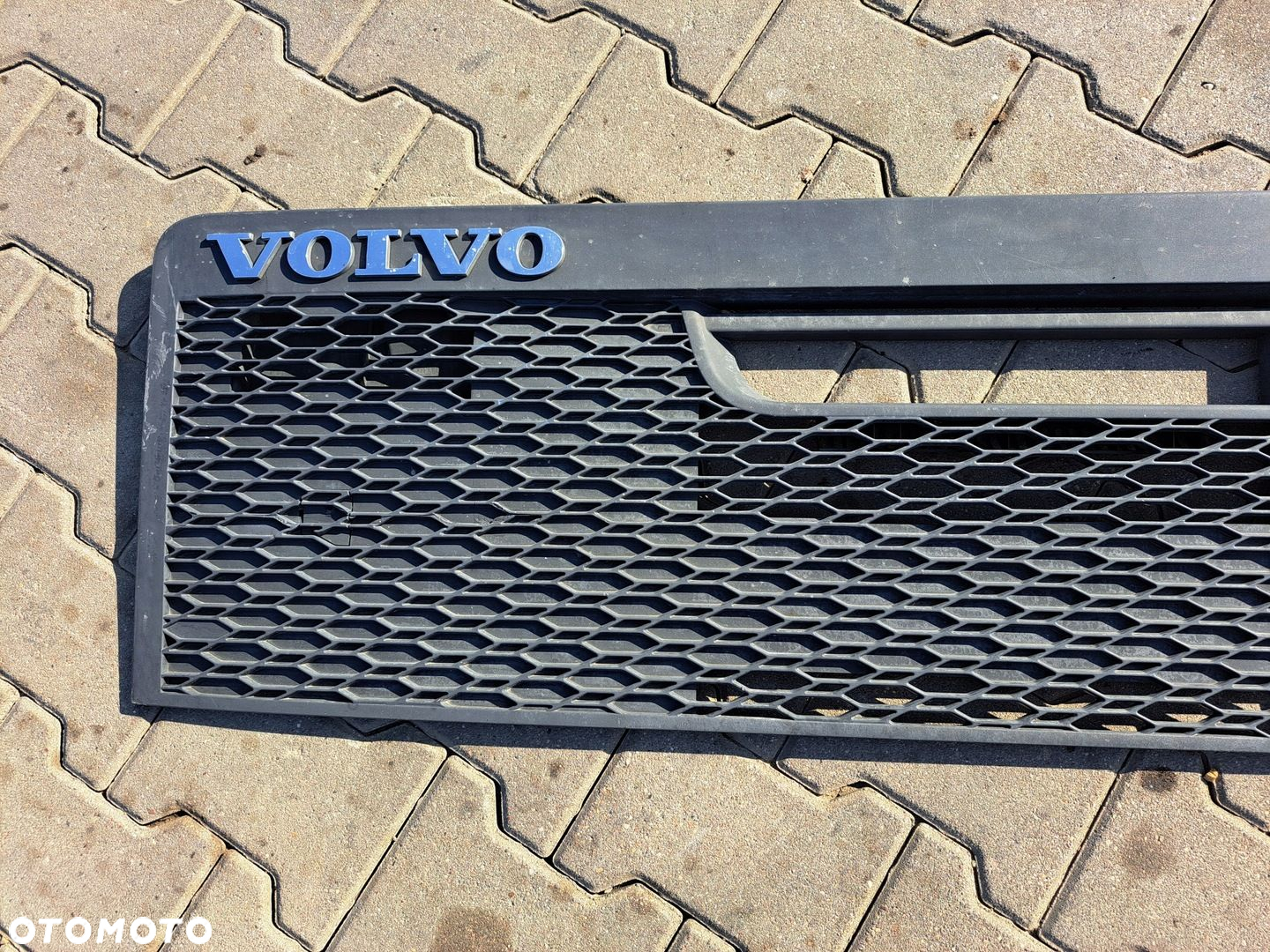 ATRAPA GRILL MASKA KRATKA CHŁODNICY PRZÓD VOLVO FH 4 - 2