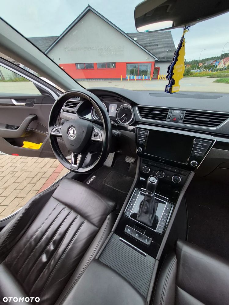 Skoda Superb 2.0 TDI L&K DSG - 11