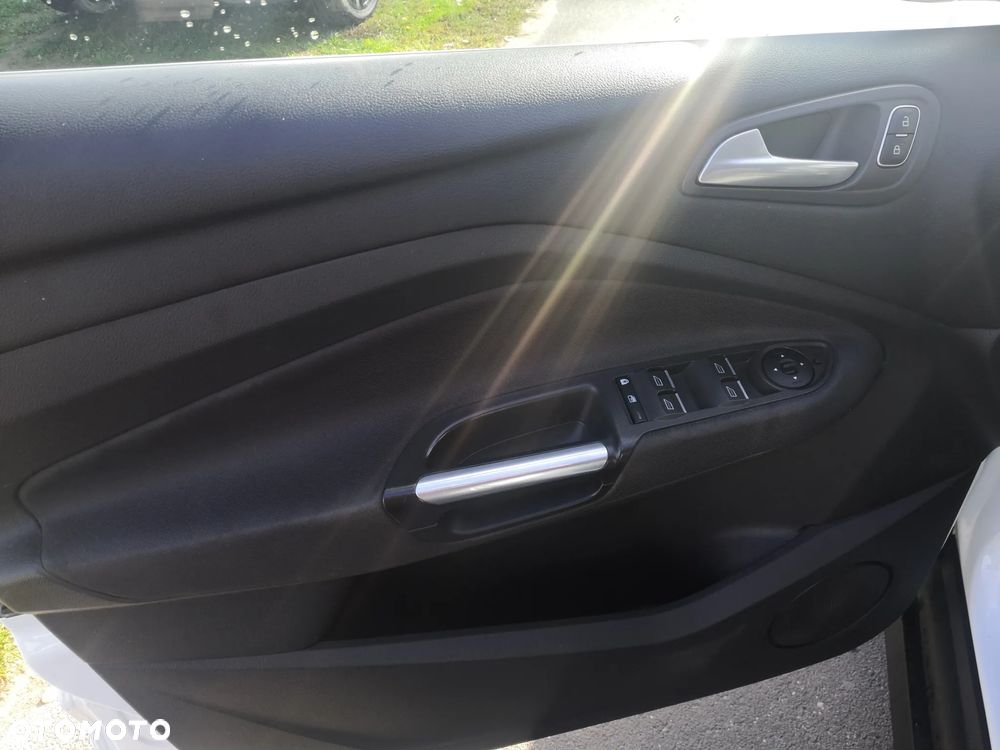 Ford Grand C-MAX - 13