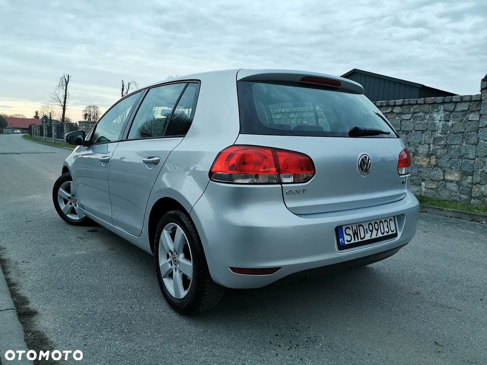 Volkswagen Golf 1.6 Trendline DSG - 4