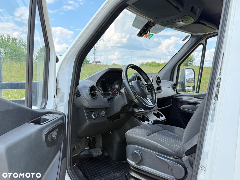 Mercedes-Benz Sprinter - 35