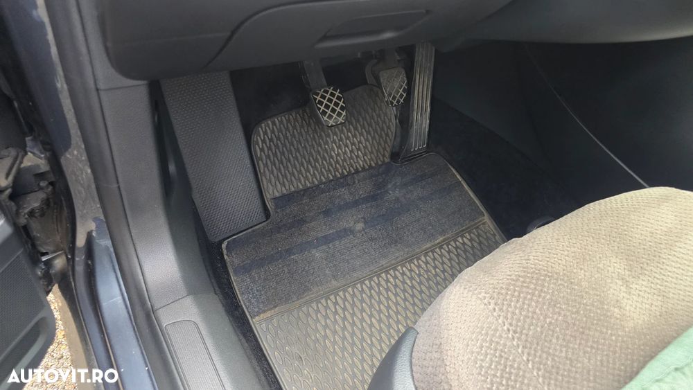 Volkswagen Passat 2.0 TDI Comfortline - 12