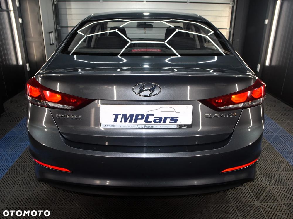 Hyundai Elantra 1.6 Classic Plus - 19