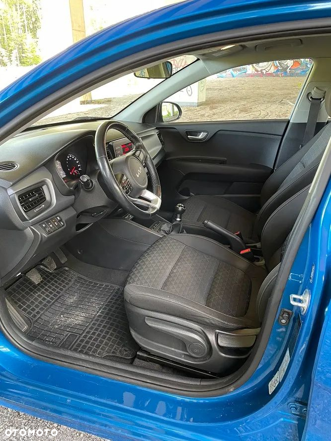Kia Rio 1.2 L - 10