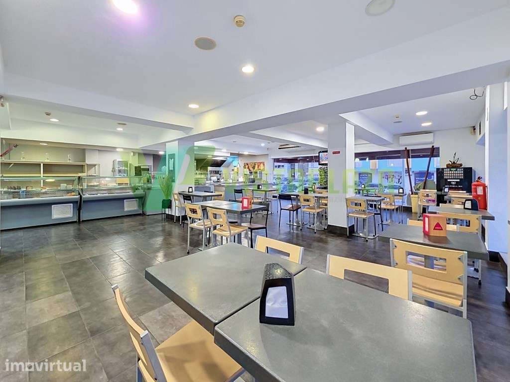 Espaço Comercial com Restaurante em Funcionamento no Centro de Port... - Grande imagem: 2/39
