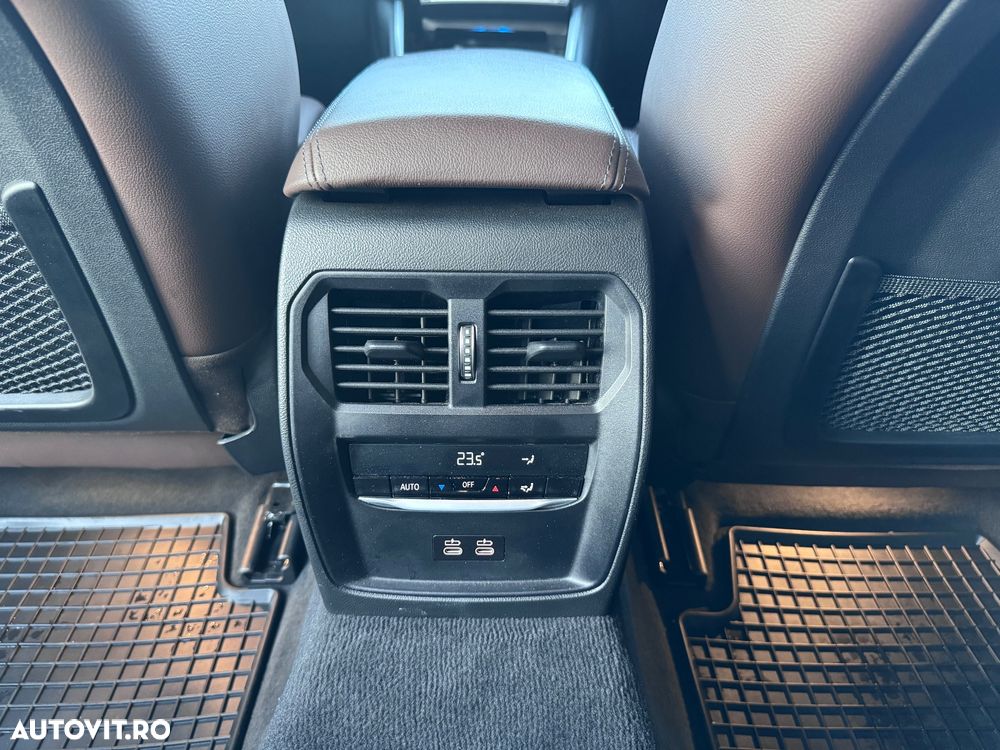 BMW Seria 3 330i xDrive AT - 11