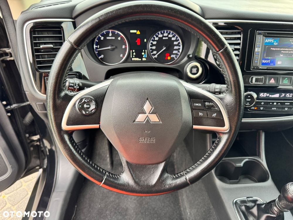Mitsubishi Outlander 2.2 DI-D 4WD Intense - 17