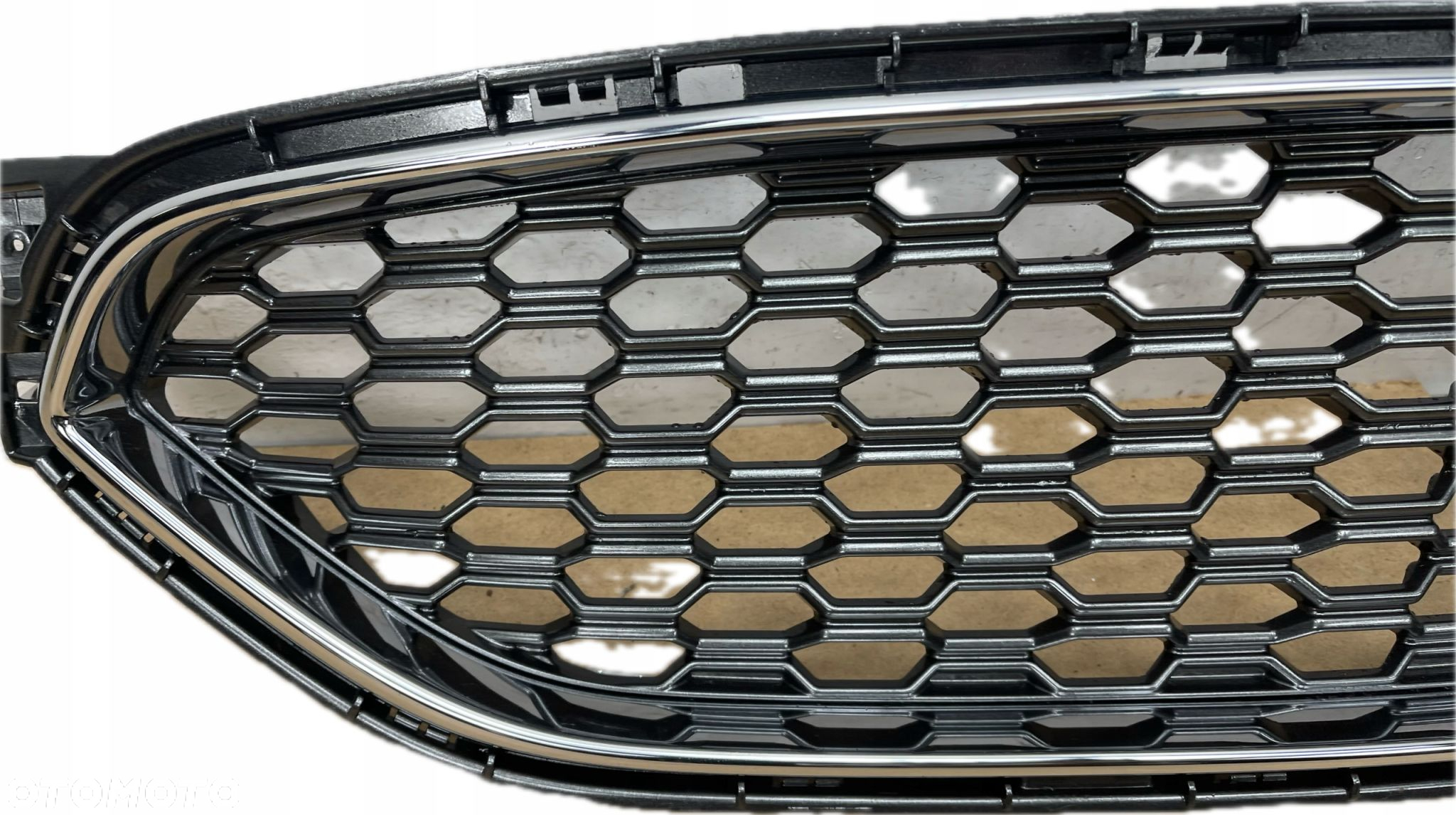 FORD S-MAX MK2 VIGNALE GRILL ATRAPA GM2B-8200-VBW - 2
