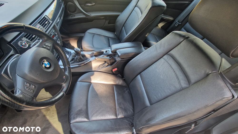 BMW Seria 3 318i M Sport Edition - 15