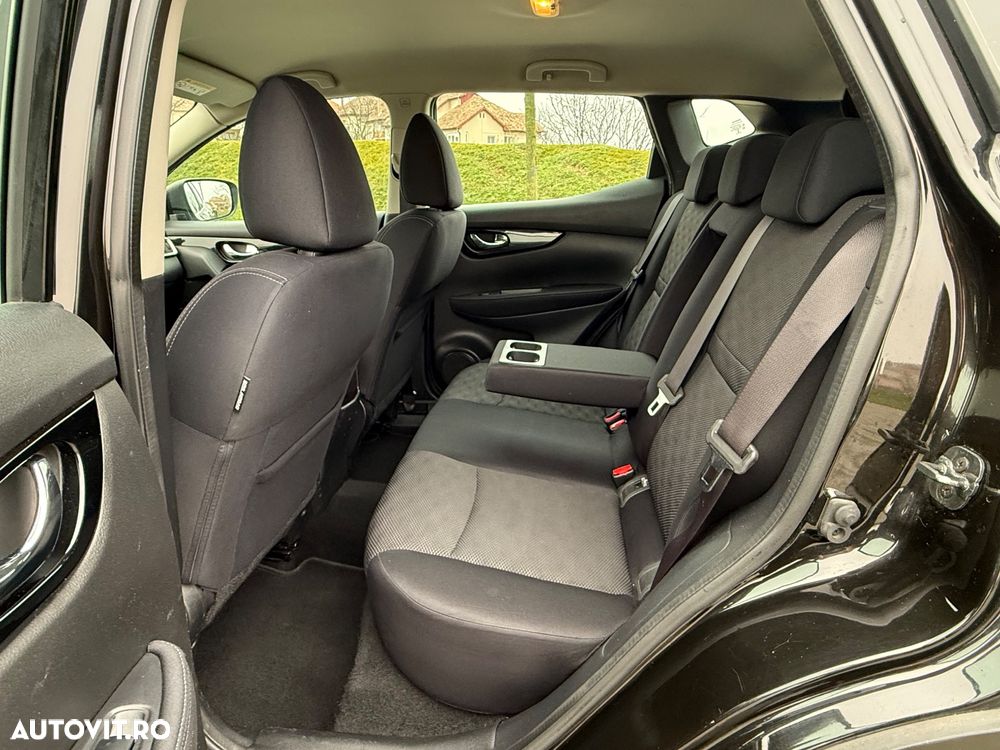Nissan Qashqai 1.6 DCI ALL-MODE 4x4i N-Connecta - 16