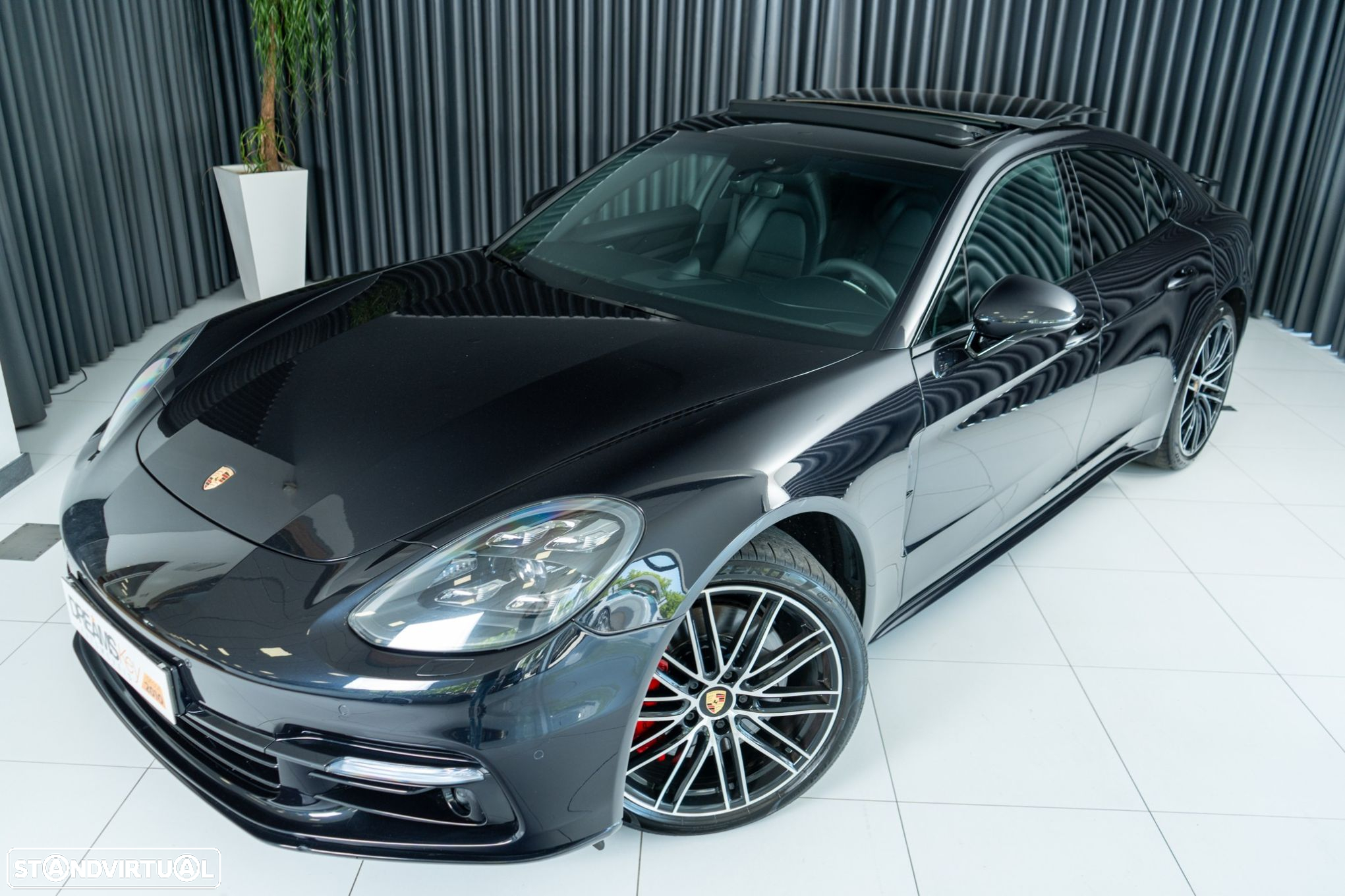 Porsche Panamera 4 E-Hybrid - 5