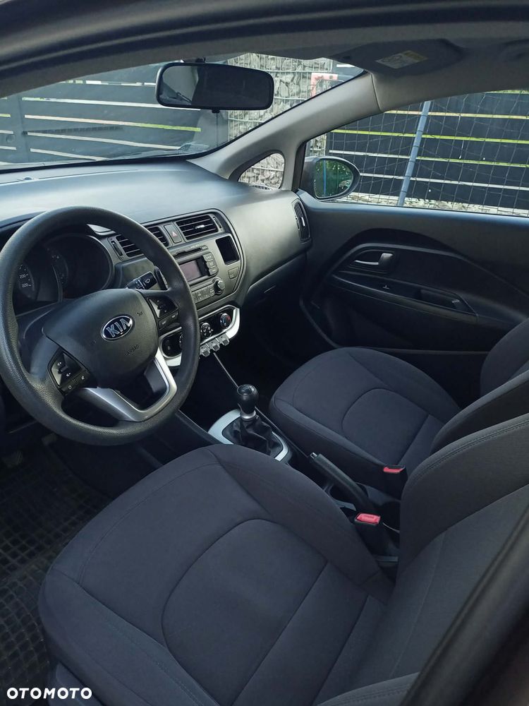 Kia Rio 1.2 M - 8