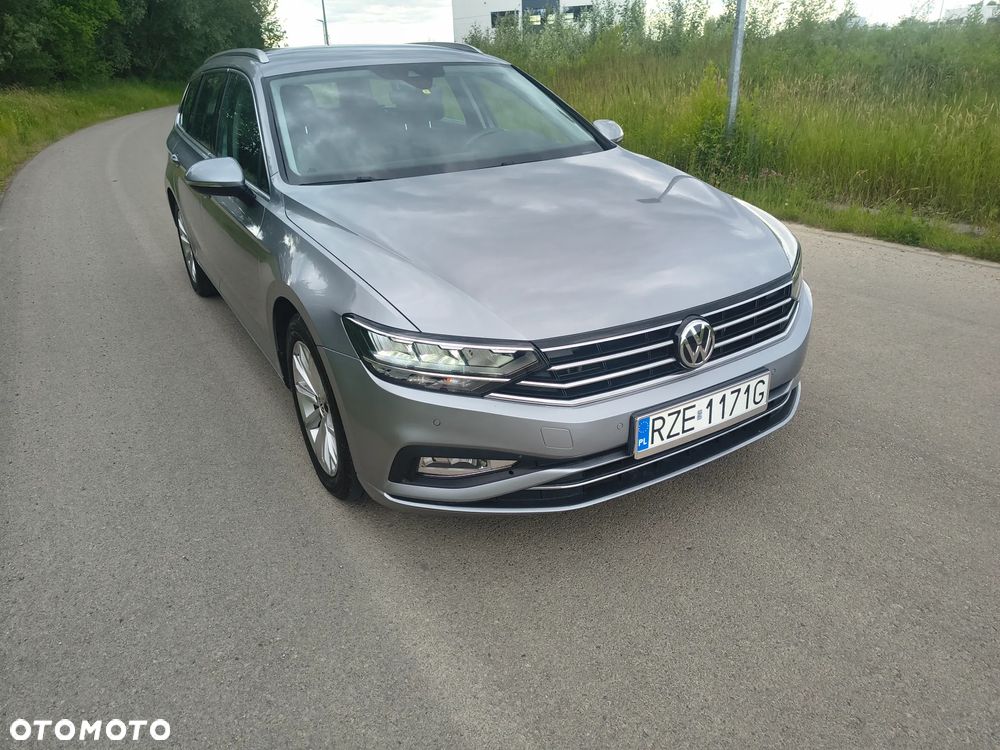 Volkswagen Passat 2.0 TDI SCR DSG Comfortline - 2
