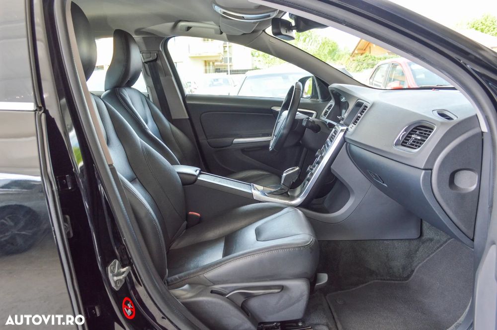 Volvo S60 D3 Geartronic Momentum - 27