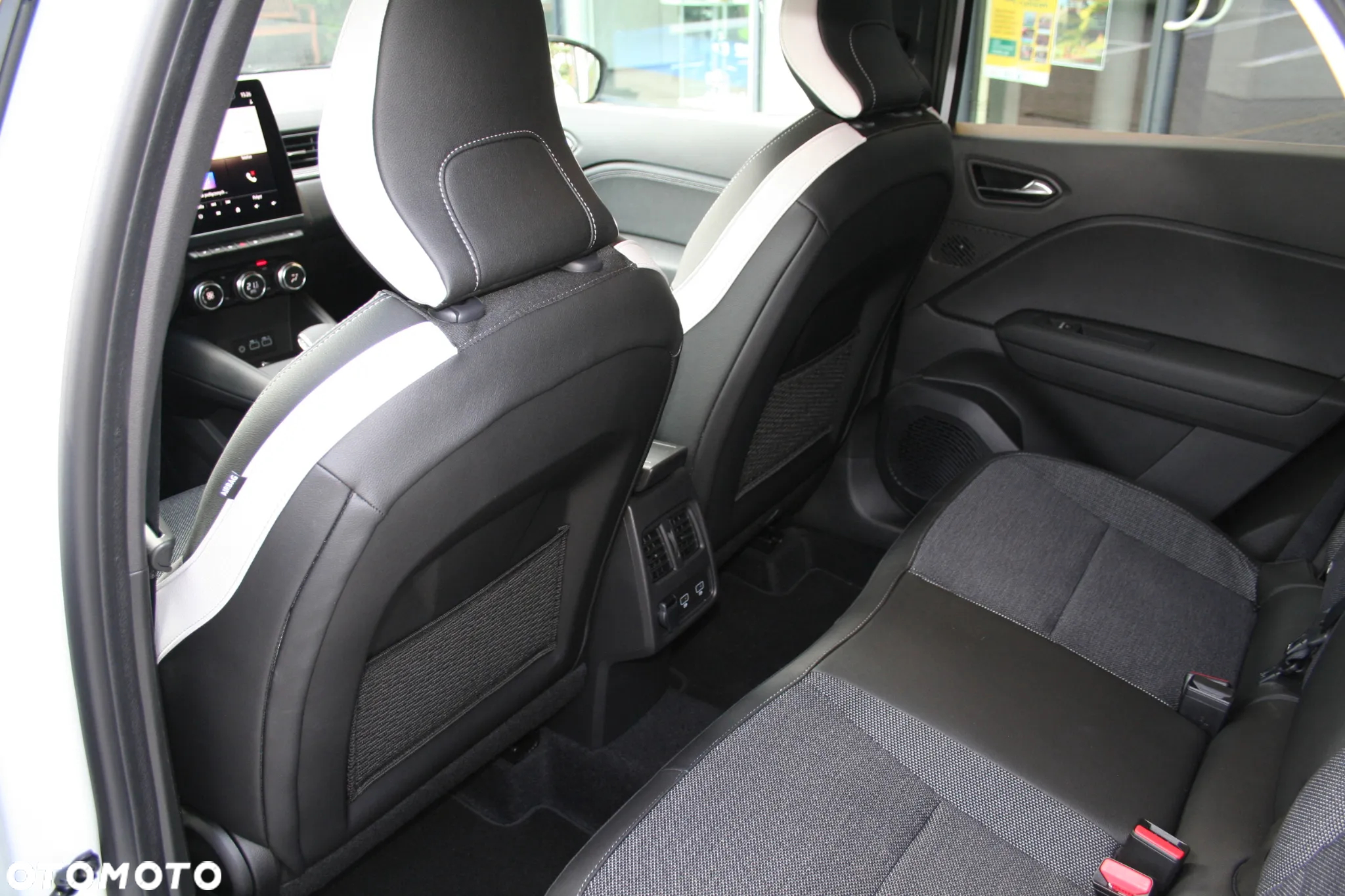 Renault Captur 1.6 E-TECH Full Hybrid 145 Techno - 7