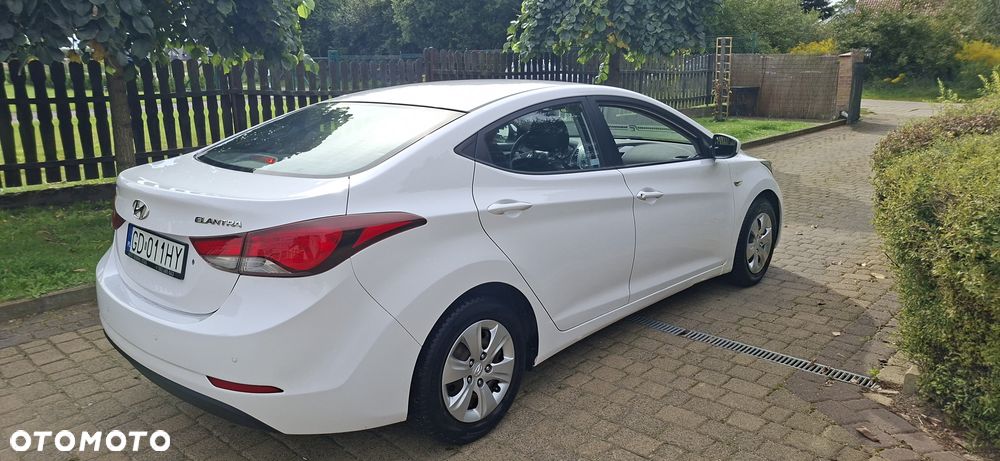 Hyundai Elantra 1.6 Classic + - 6