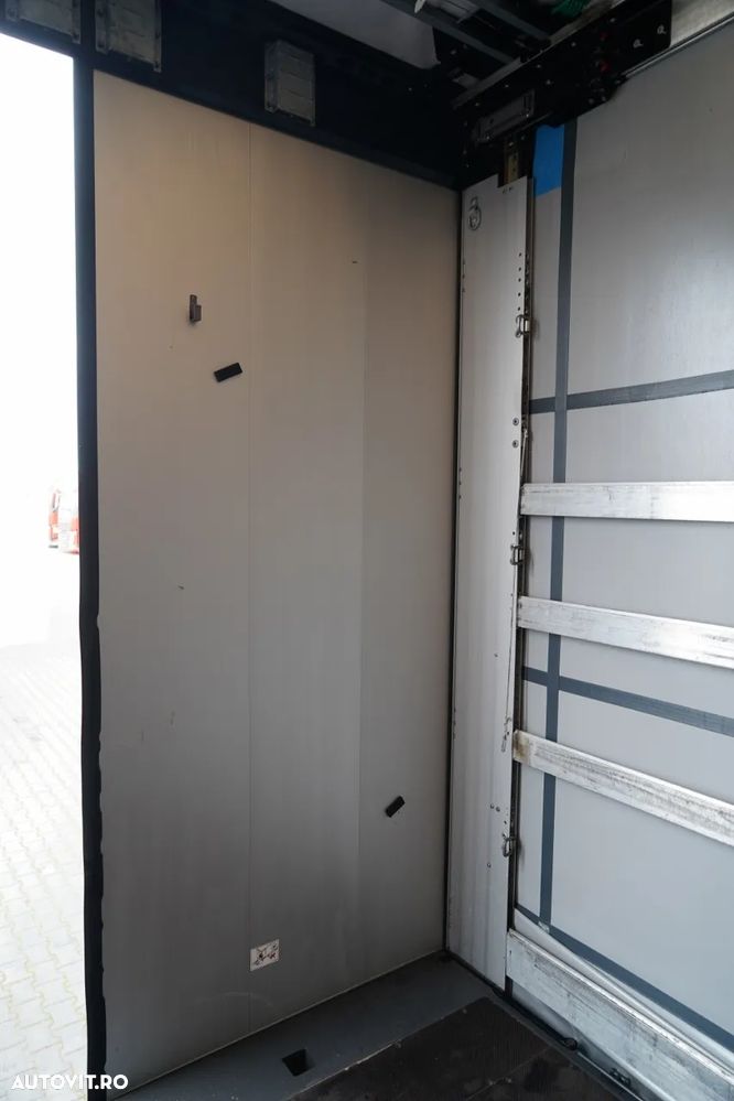 Wielton REMORCĂ CU CORTINĂ WIELTON STANDARD / ACOPERIȘ LVT / SISTEM BDE - STALPINI CULISANȚI / AXĂ RIDICABILĂ / PUȚIN FOLOSITĂ - 22