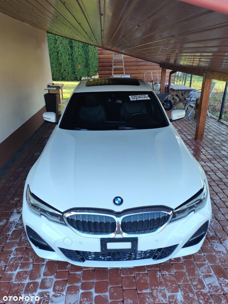 BMW Seria 3 330i M Sport - 4