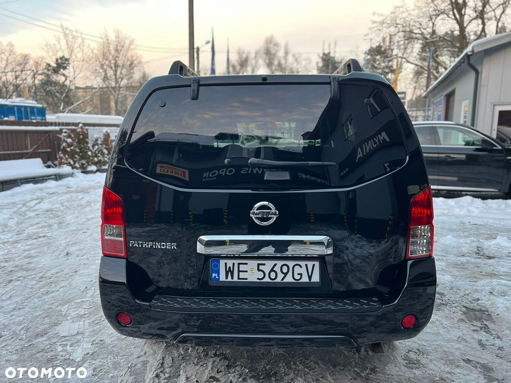 Nissan Pathfinder 2.5 D XE - 5