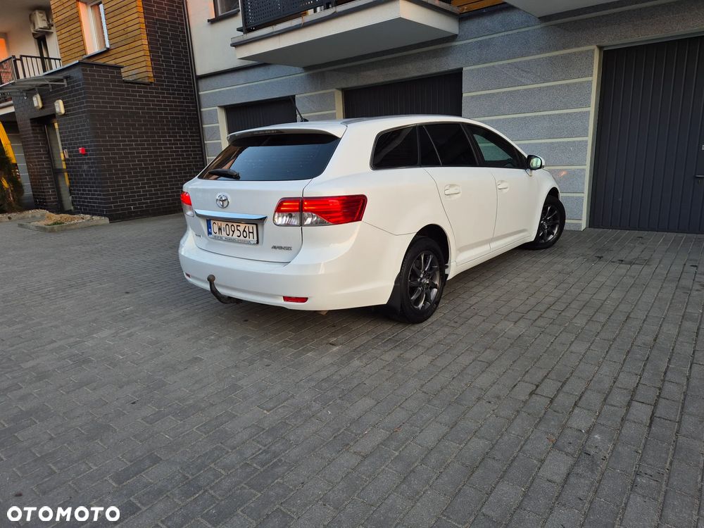 Toyota Avensis 2.0 D-4D Premium - 5