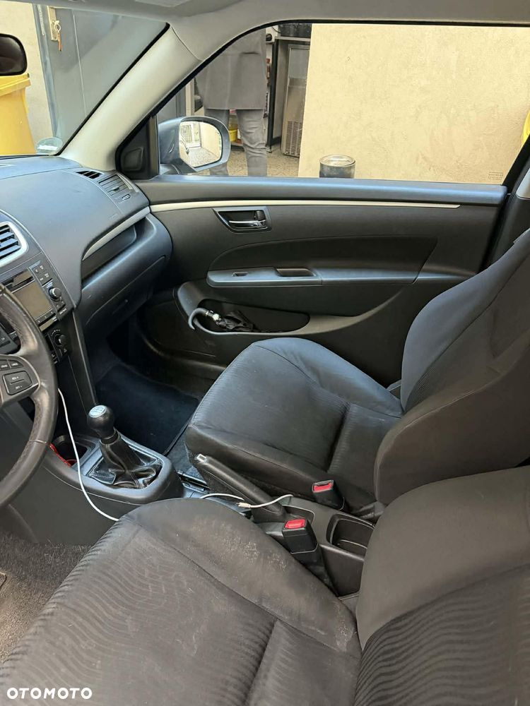 Suzuki Swift 1.2 - 3