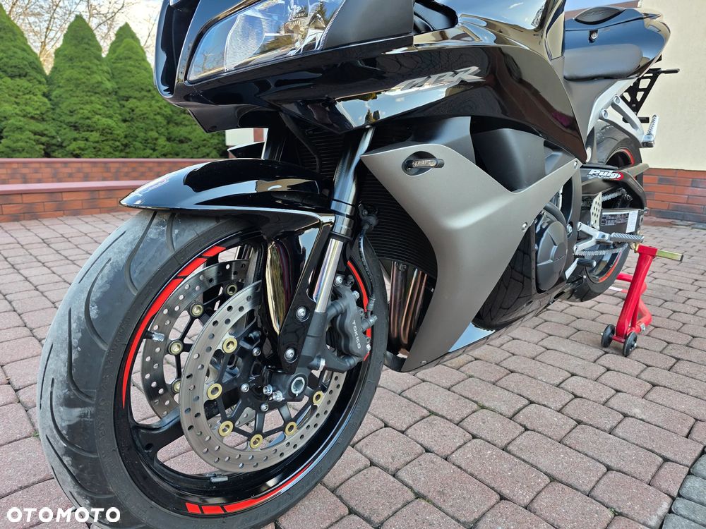 Honda CBR - 7