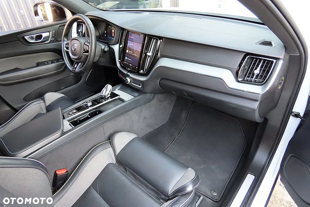 Volvo XC 60 B5 B AWD Ultimate Black Edition - 41