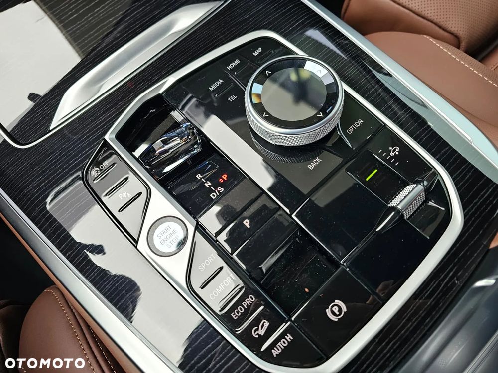 BMW X7 - 28