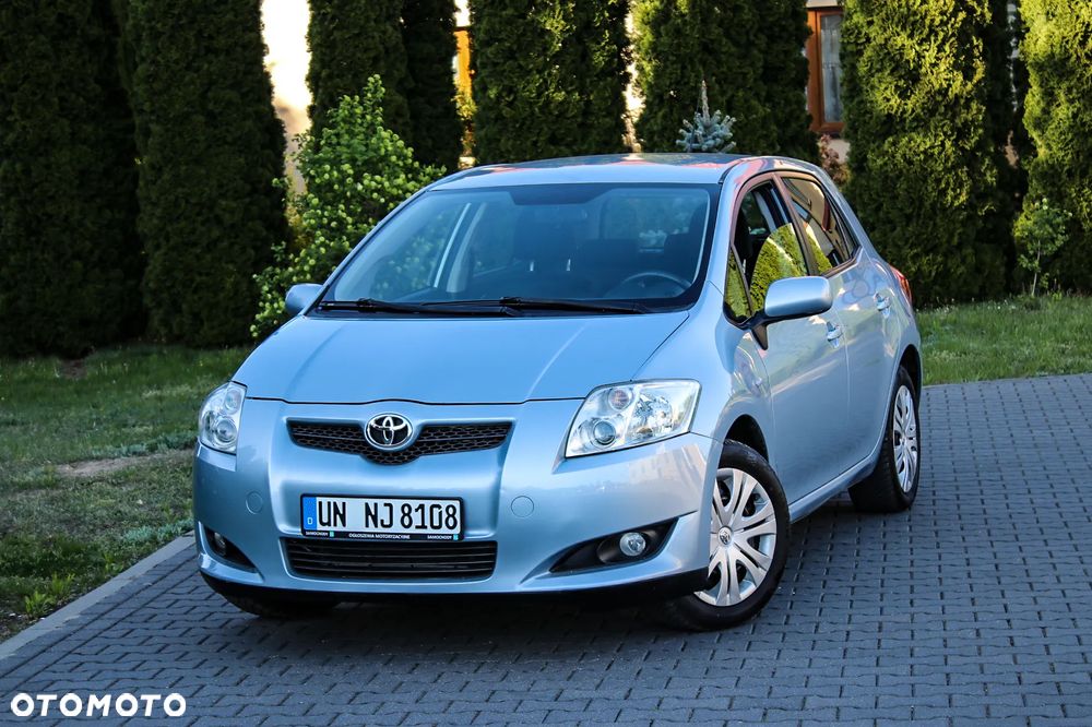 Toyota Auris 1.6 VVT-i Sol - 1