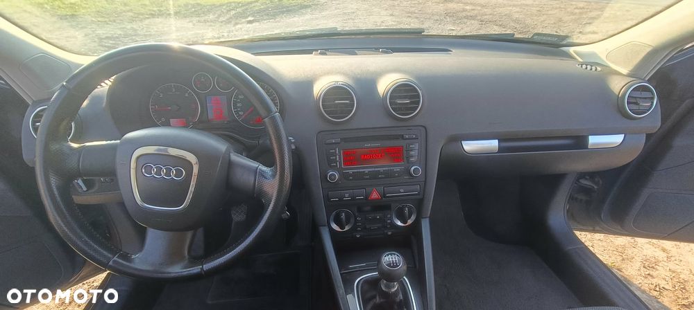 Audi A3 Sportback 2.0 TDI Ambiente - 11