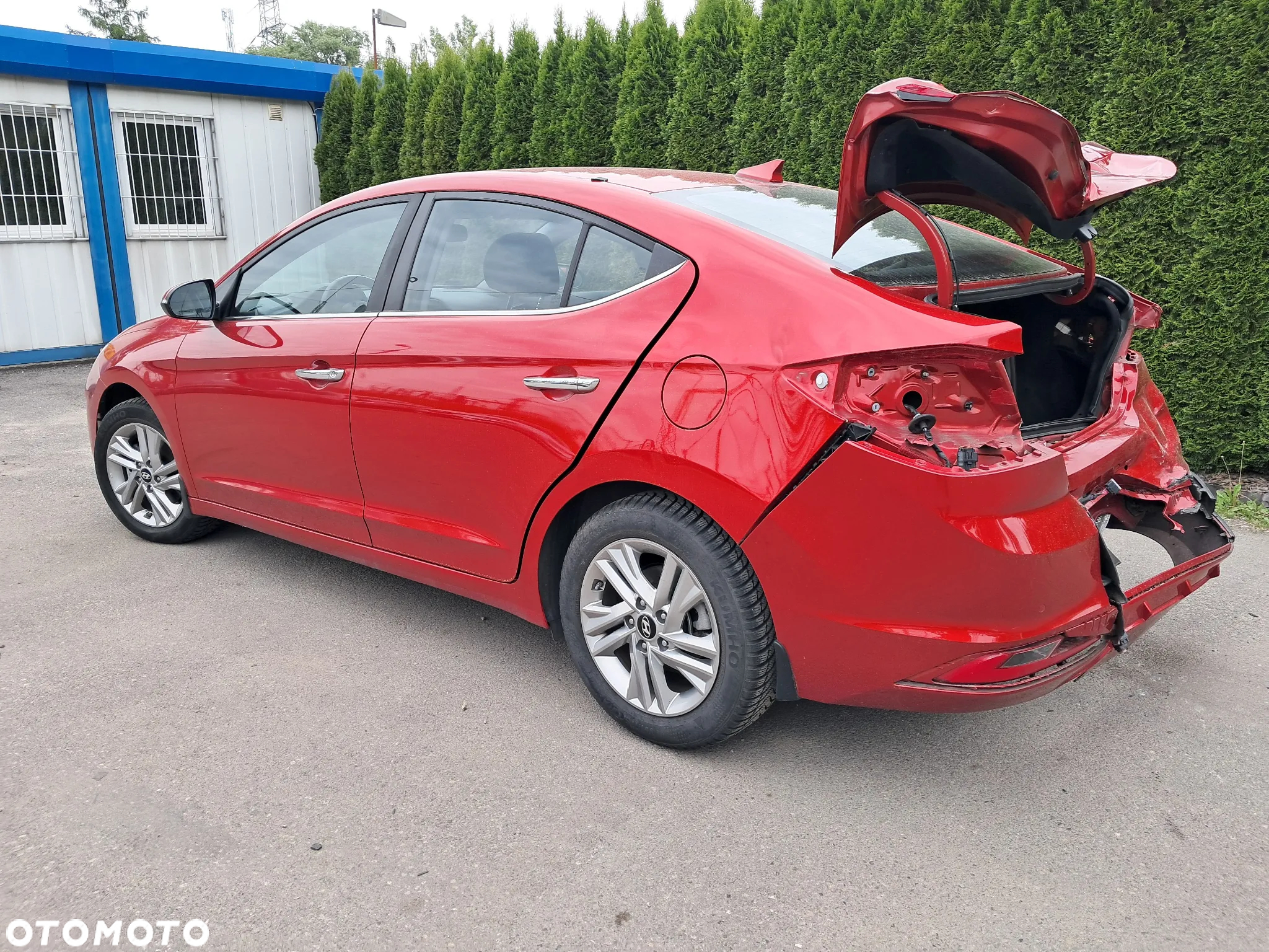 Hyundai Elantra - 4