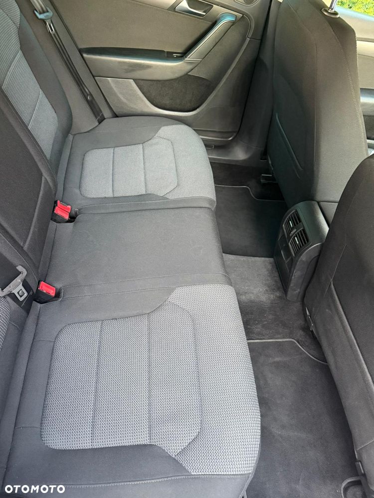 Volkswagen Passat 2.0 TSI Comfortline - 10