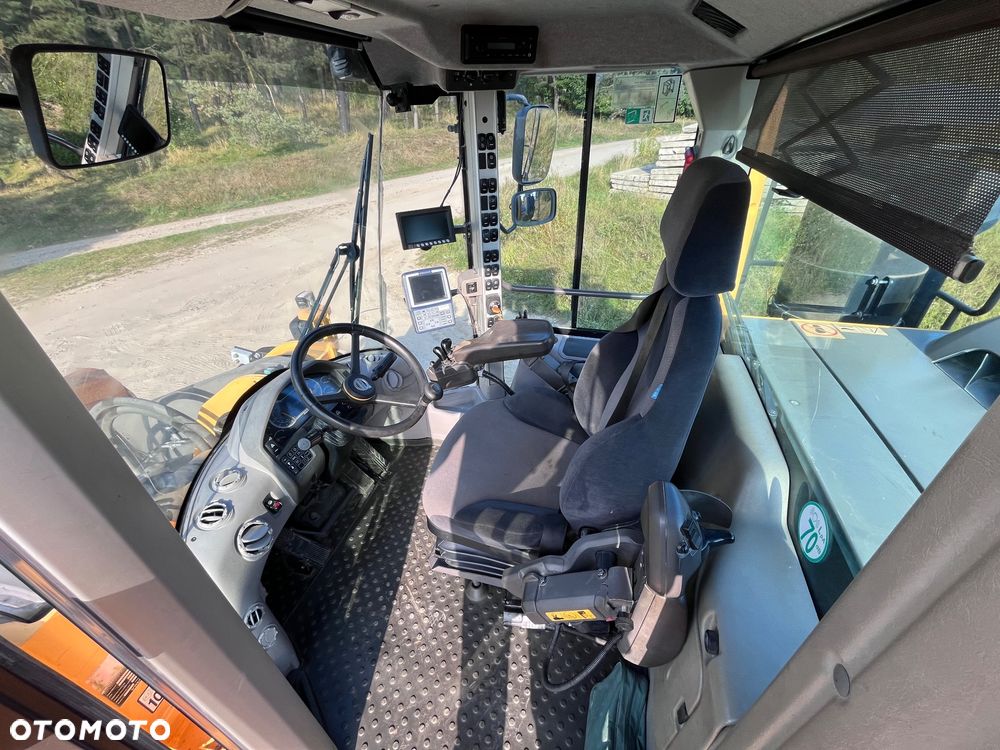 Volvo L220H - 27