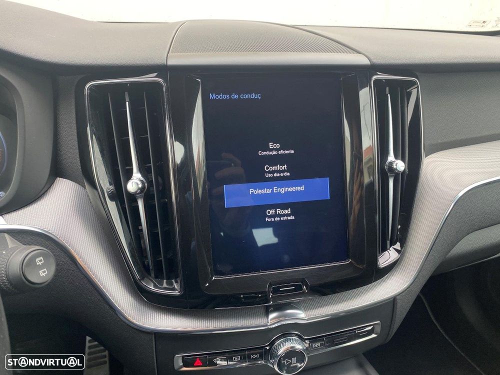 Volvo XC 60 2.0 D4 R-Design Geartronic - 9