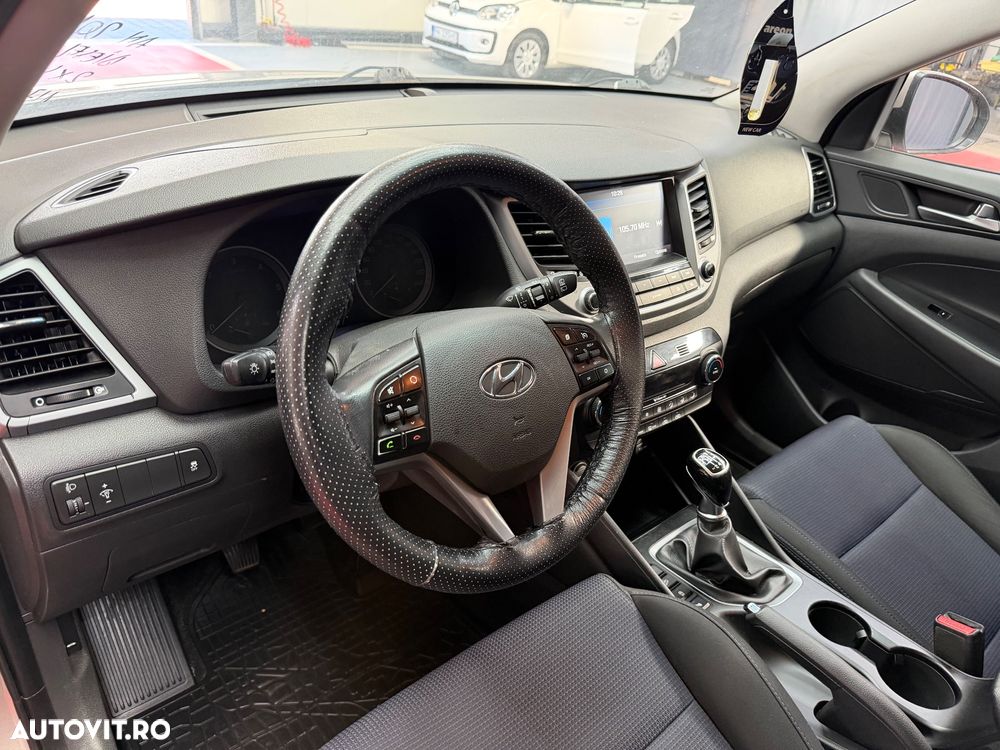 Hyundai Tucson blue 1.7 CRDi 2WD Style - 11