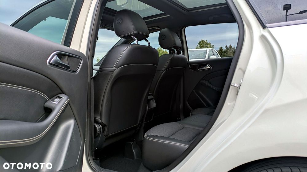 Mercedes-Benz Klasa B 180 7G-DCT Style - 11