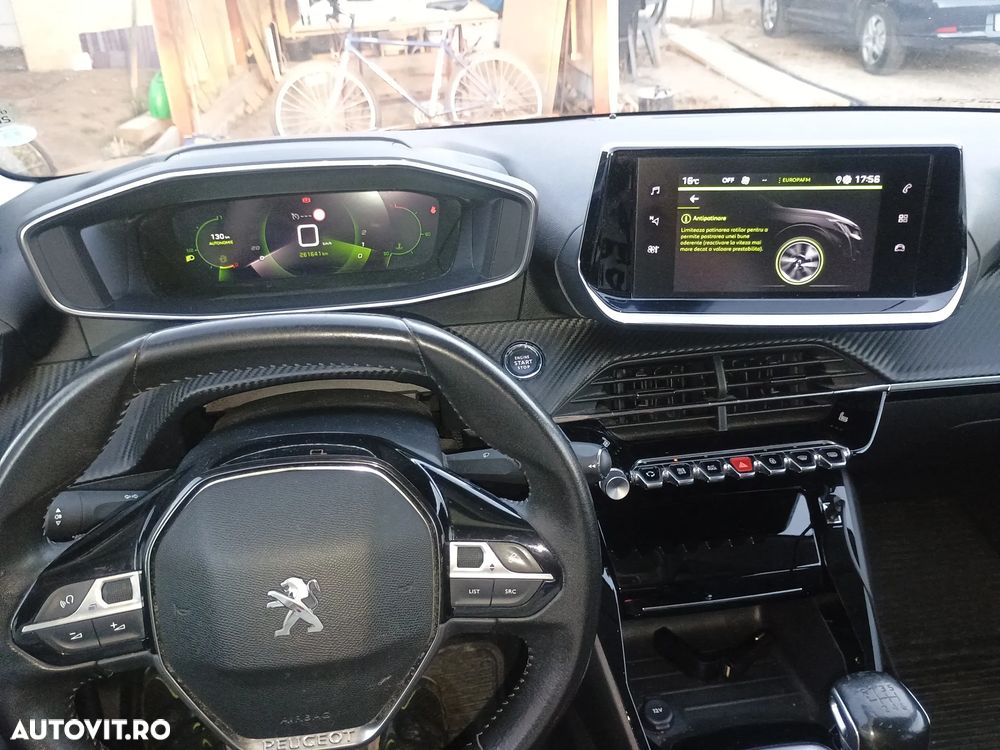 Peugeot 208 - 7