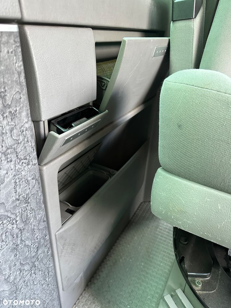 Volkswagen Multivan - 39