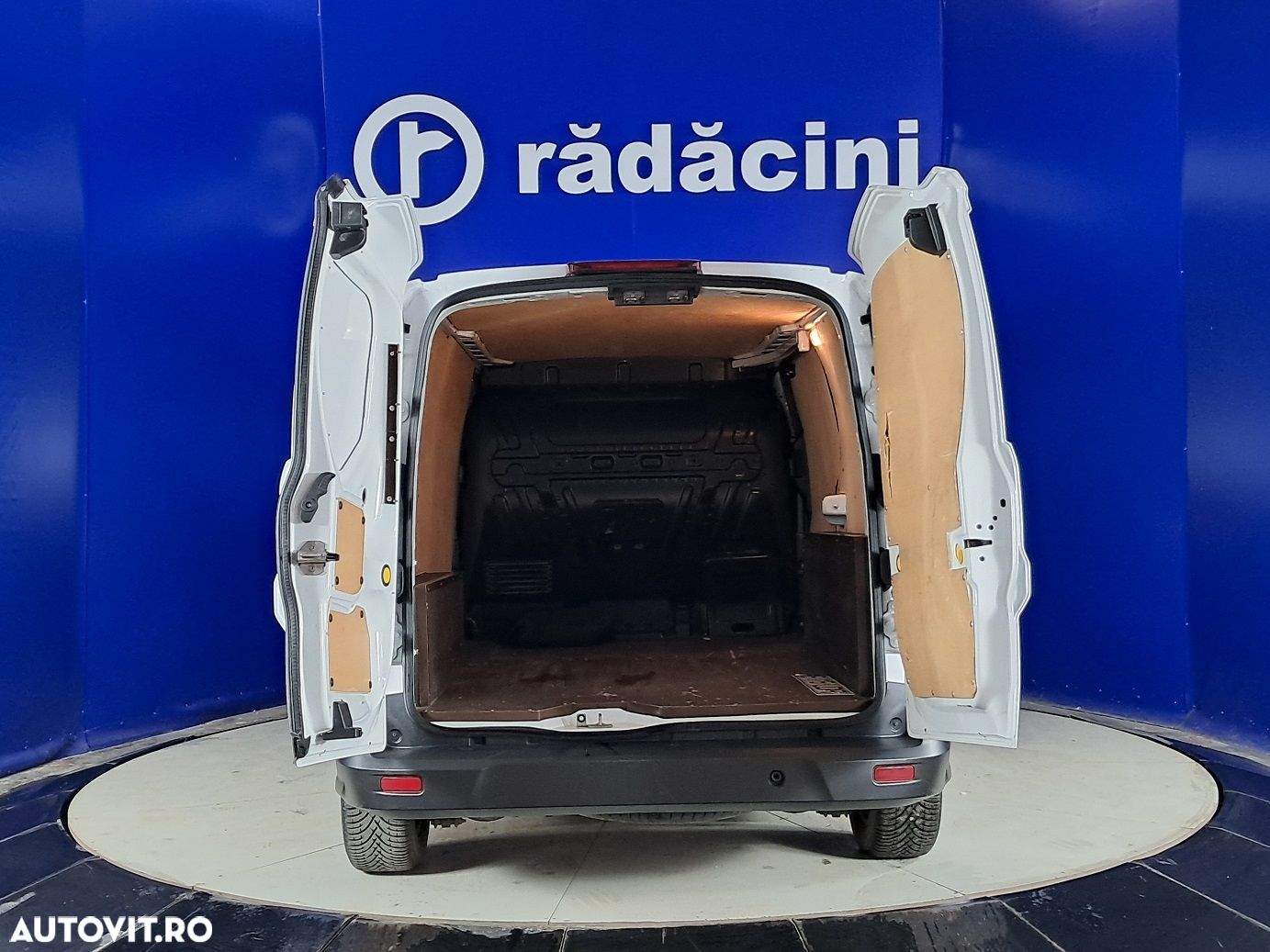 Ford Transit Connect - 16