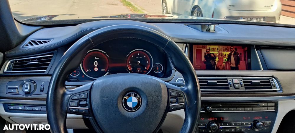 BMW Seria 7 740d xDrive - 13